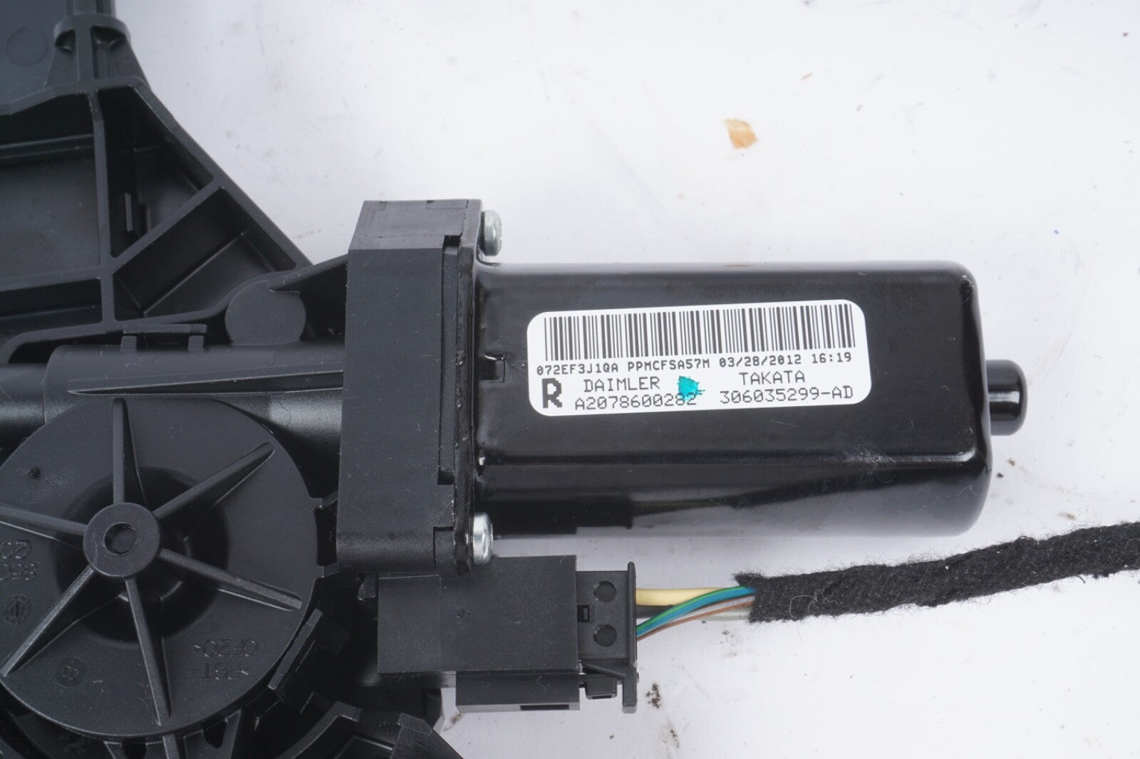 10-17 Mercedes W207 E550 E350 Right Side Seat Belt Feeder Motor Black OEM 56K