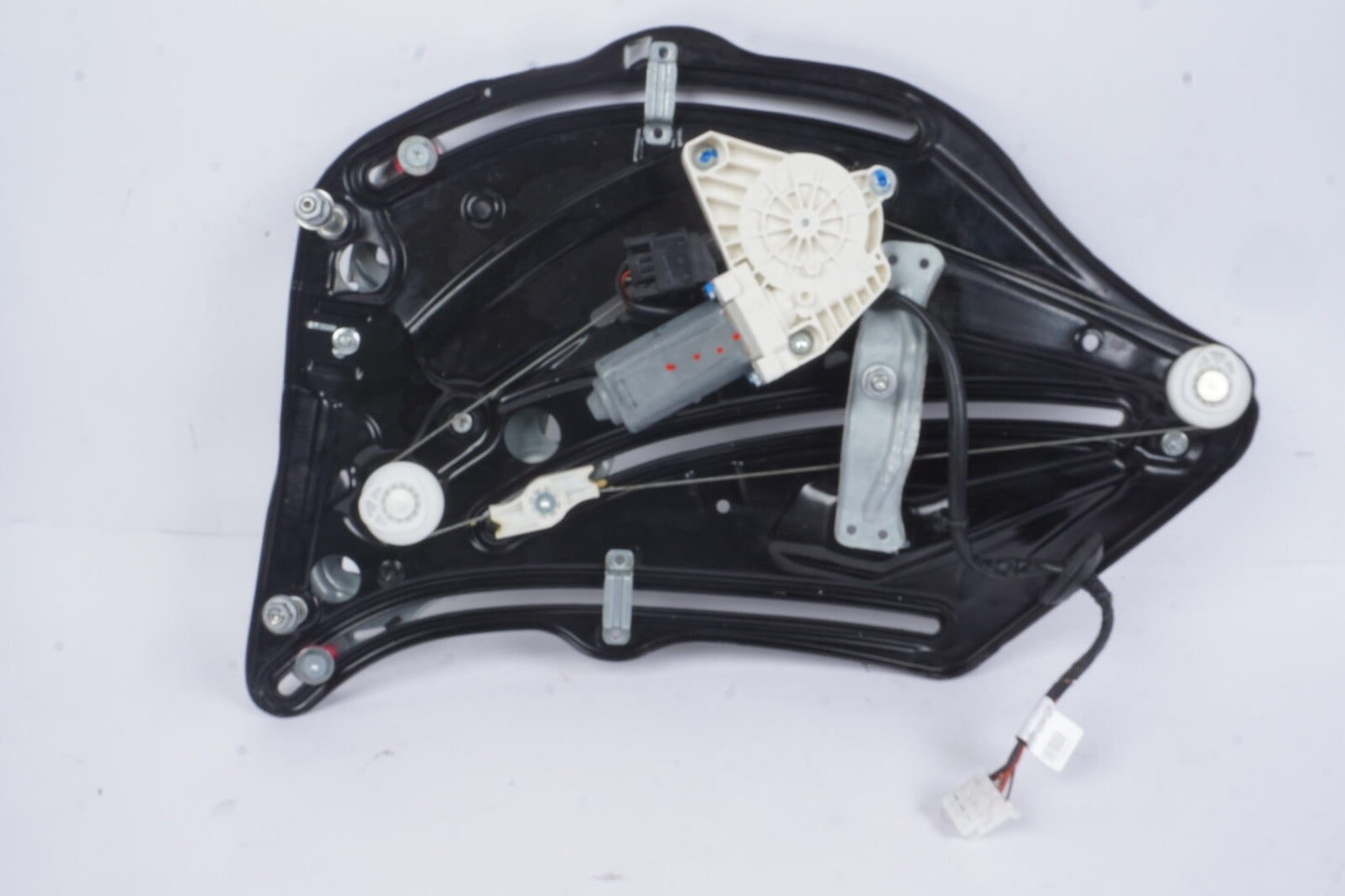 10-2016 mercedes w207 e550 e350 CONVERTIBLE rear driver side window regulator 