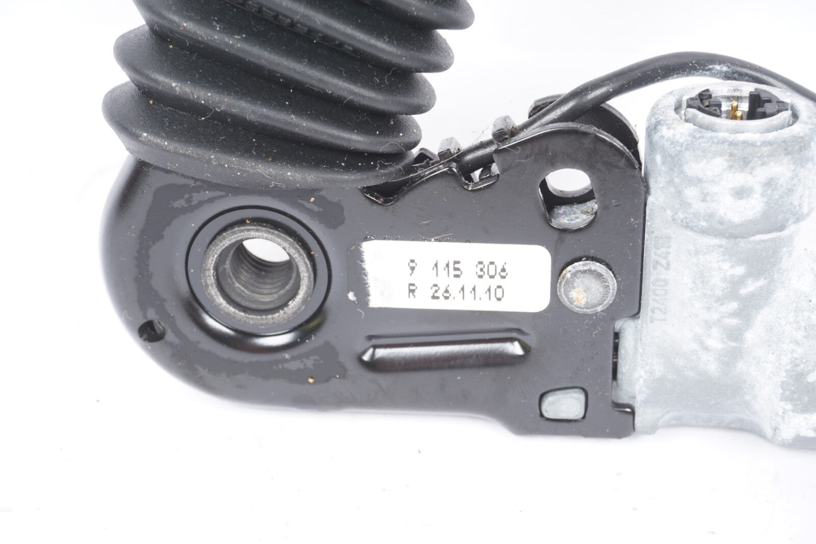 11- 16 BMW 528I 535 550 FRONT RIGHT SIDE SEAT BELT BUCKLE 9115306 OEM