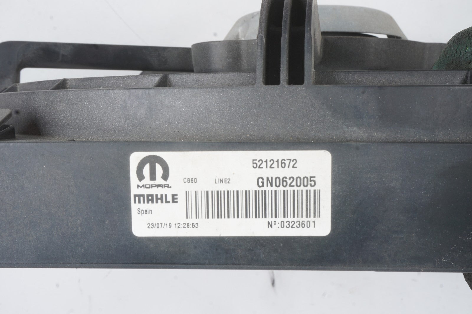 2015-2018 Jeep Renegade 2.4l  Engine Radiator Cooling Fan Motor Assembly OEM