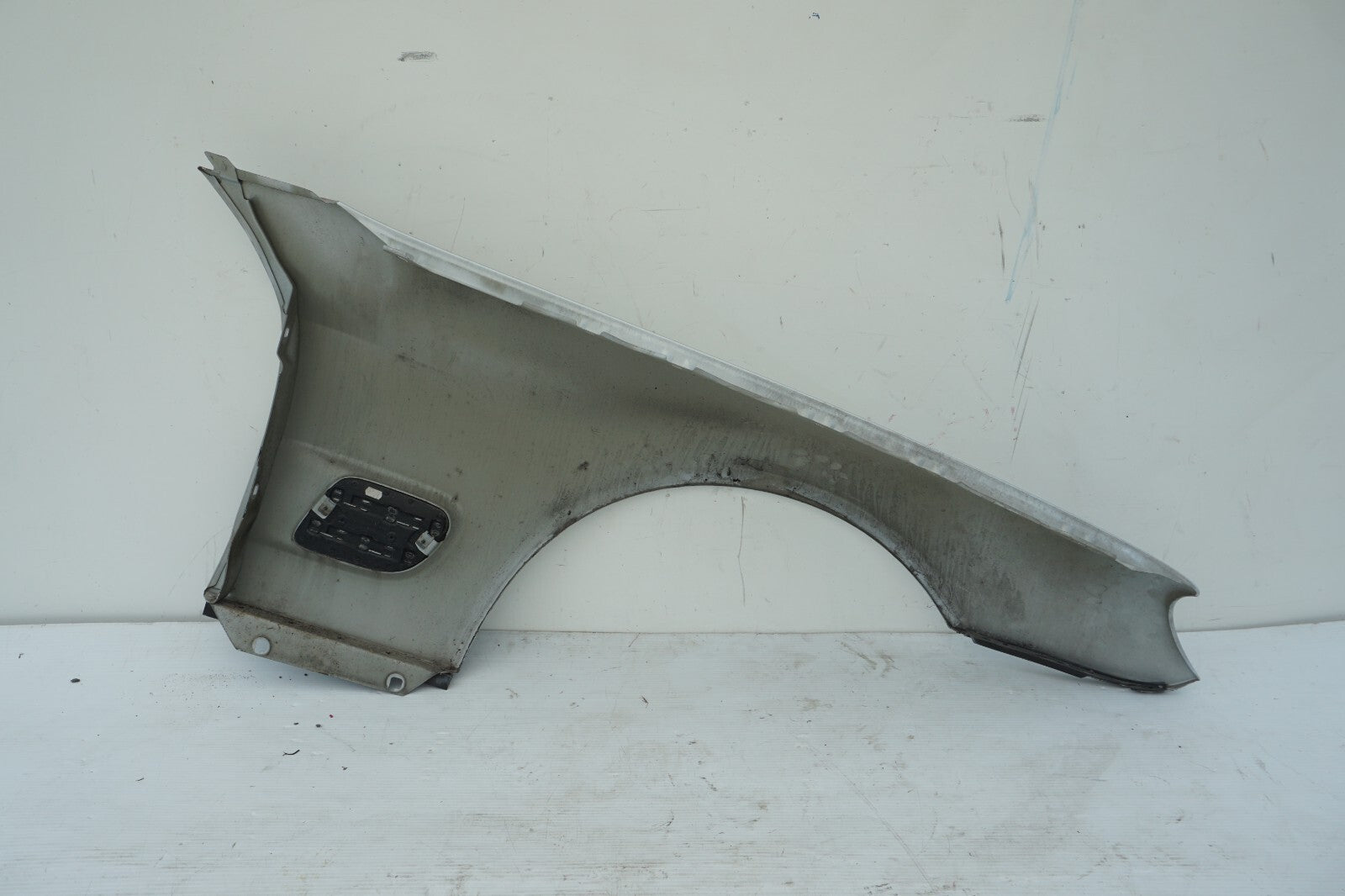 2003-2008 Mercedes-Benz SL500 FRONT FENDER LEFT DRIVER SIDE OEM
