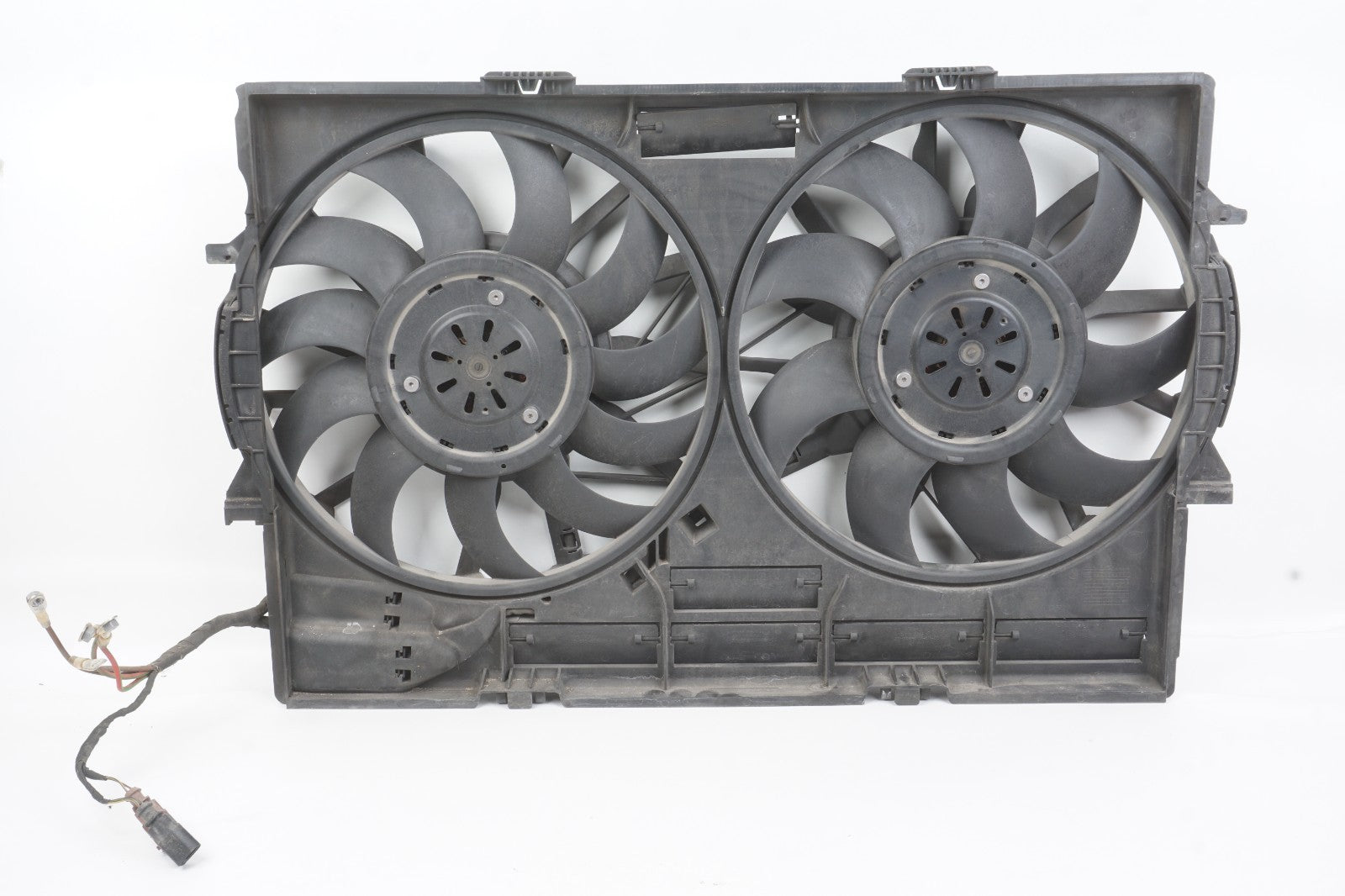 2011 - 2018 Audi A8L A8 3.0l Radiator Cooling Fan & Shroud OEM