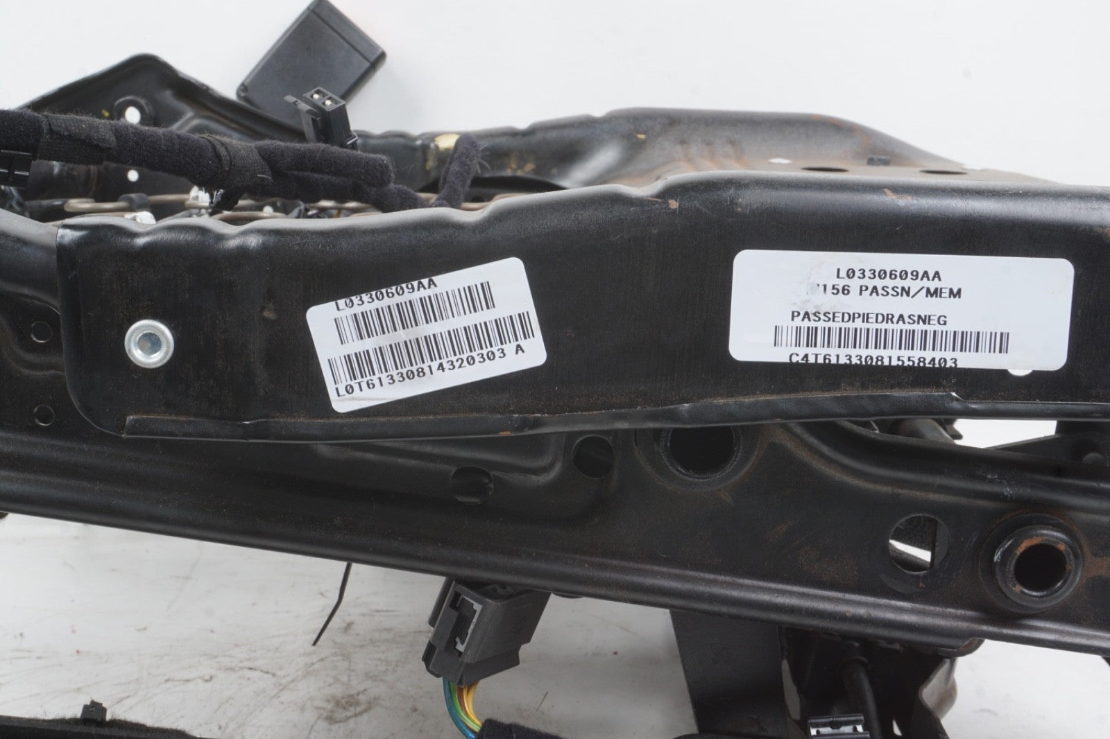 2014- 2024 MASERATI GHIBLI FRONT RIGHT SIDE SEAT LOWER TRACK FRAME ADJUSTER OEM