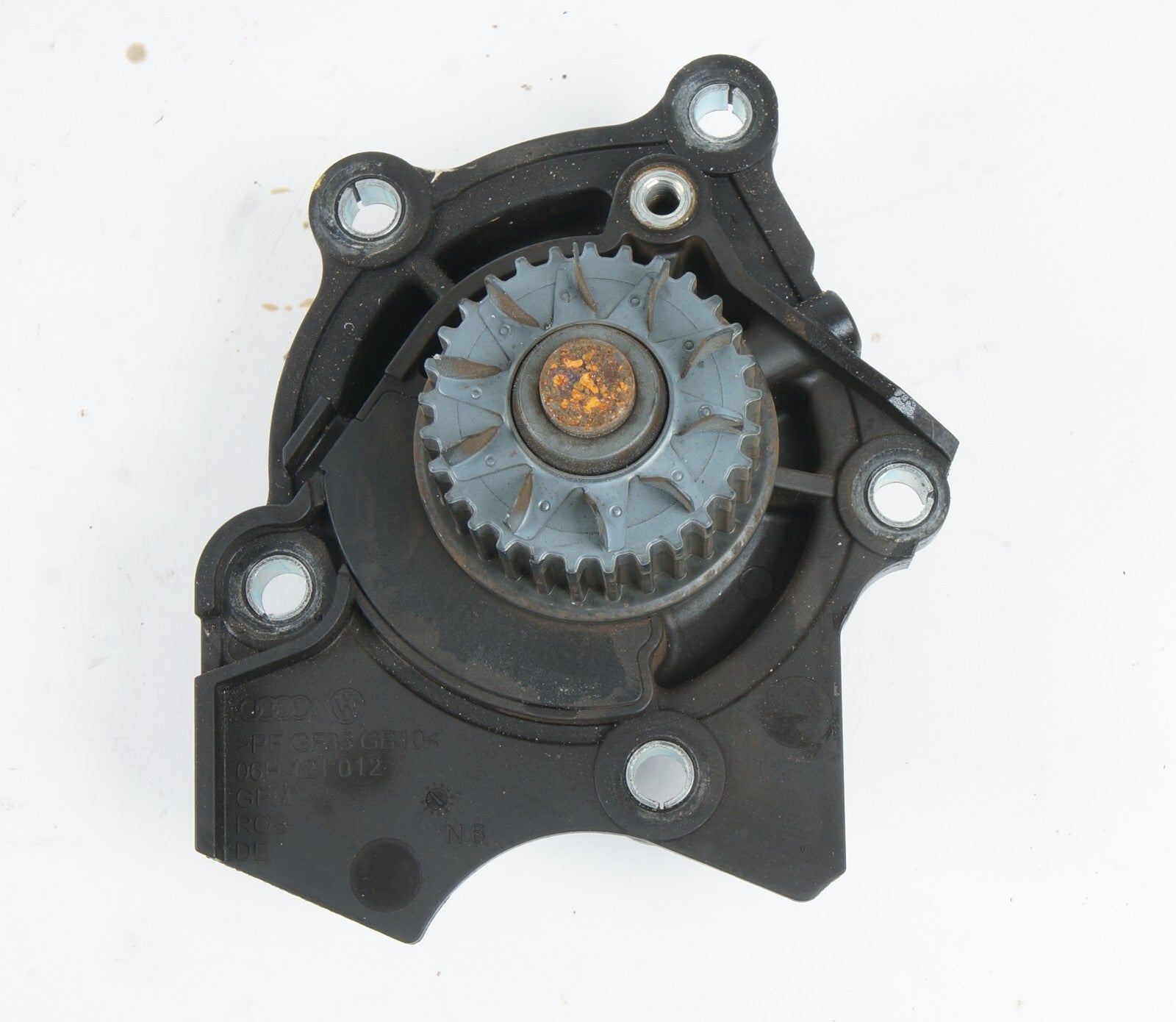 2012 - 2016 VOLKSWAGEN EOS 2.0 COOLANT WATER PUMP 06A121012 OEM