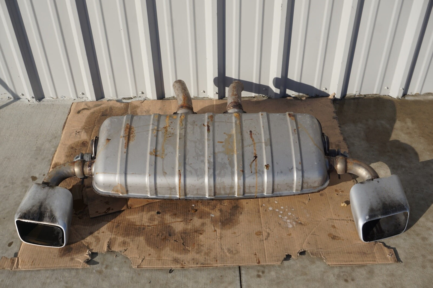 2011 - 2014 PORSCHE CAYENNE 4.8L EXHAUST SYSTEM REAR MUFFLER OEM