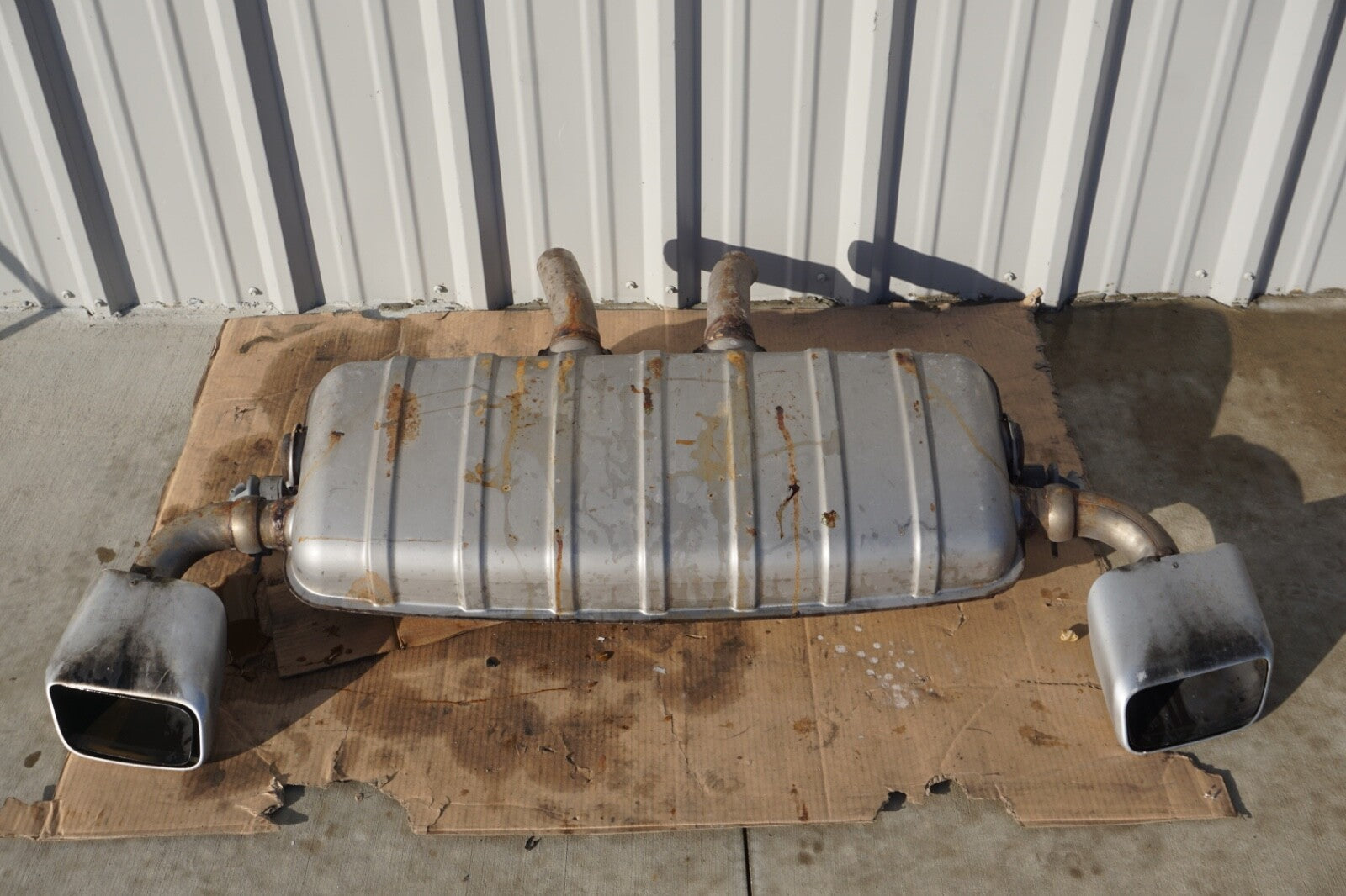 2011 - 2014 PORSCHE CAYENNE 4.8L EXHAUST SYSTEM REAR MUFFLER OEM