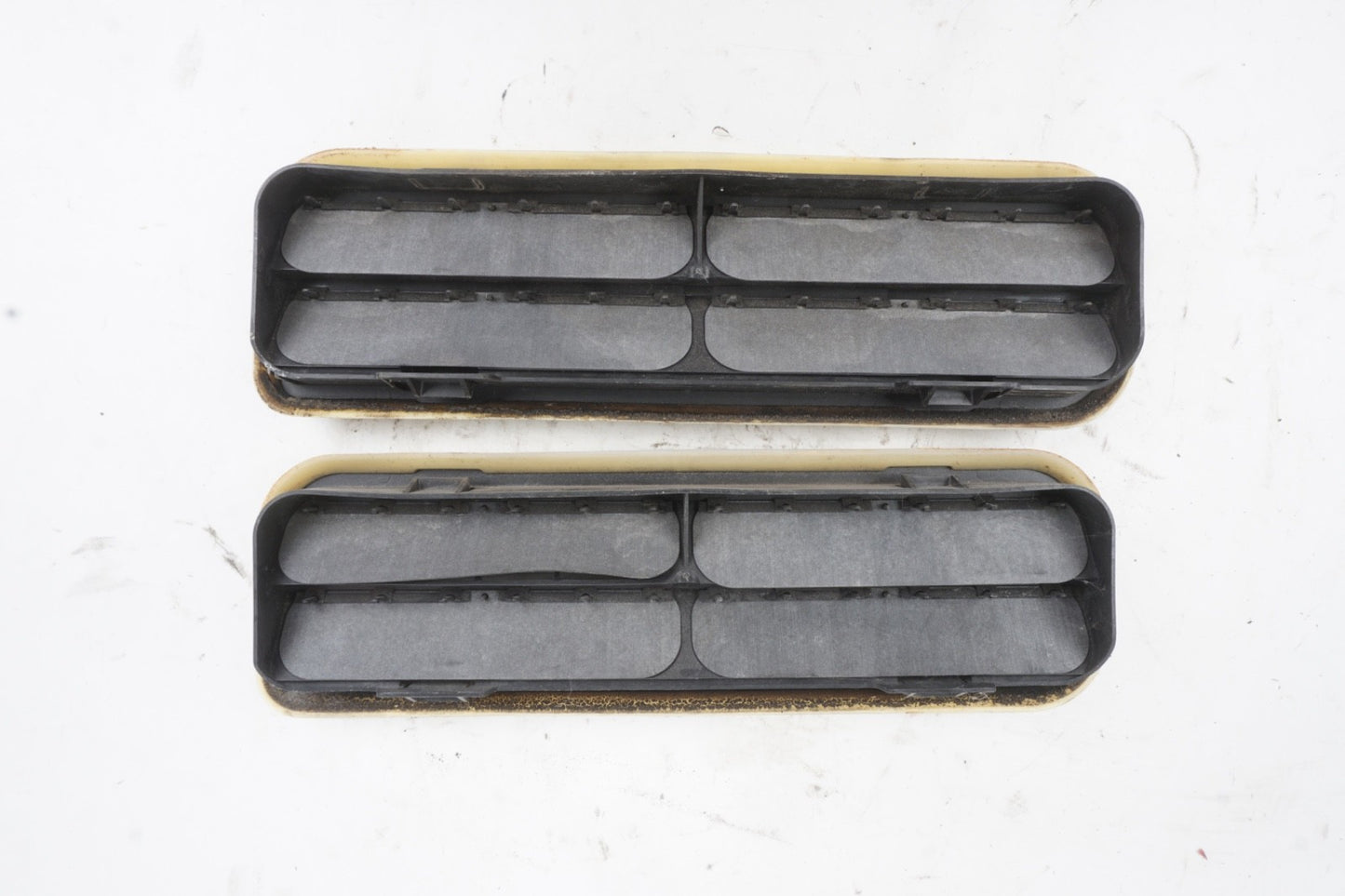 2008 - 2014 Mercedes C300 Rear Left And Right Quarter Air Vent Grille OEM