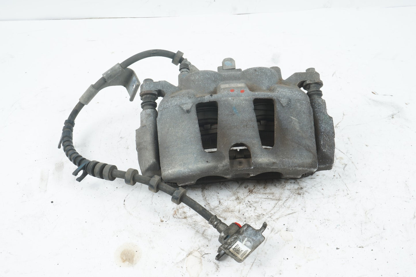17 - 22 CHRYSLER PACIFICA FRONT RIGHT PASSENGER SIDE BRAKE CALIPER OEM