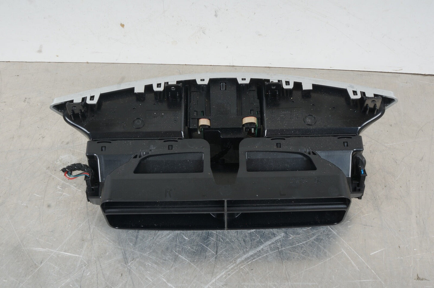 2007-2013 MERCEDES S550 FRONT CENTER CONSOLE DASH CLOCK AC AIR VENT OEM