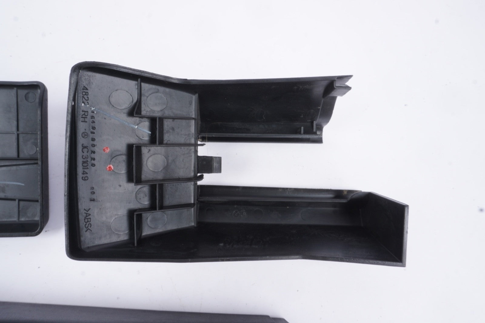 2007-2011 MERCEDES ML350 FRONT RIGHT PASSENGER SIDE TRACK RAIL COVER TRIM OEM