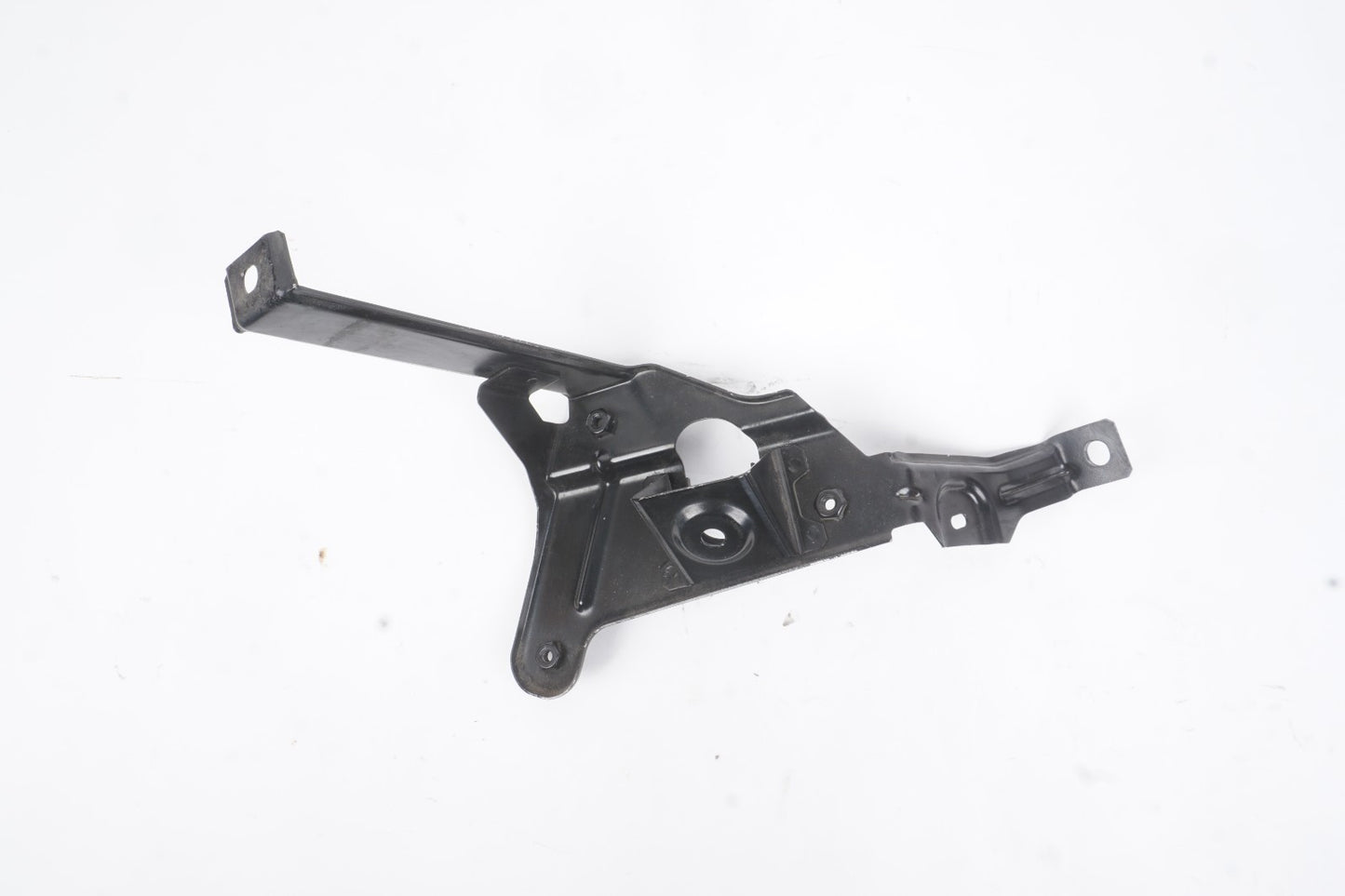 2014-2019 Maserati Ghibli Front Right Passenger Side Fender Mount Bracket OEM