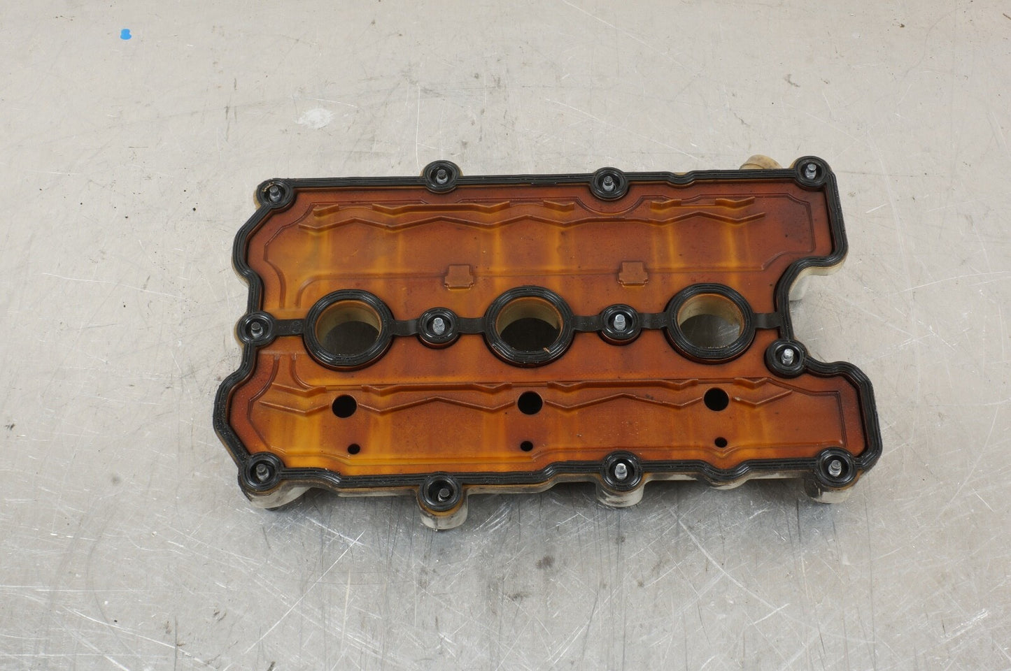 2010-2015 Audi Q7 OEM 3.0L Right Front Engine Motor Valve Cover 06e103472