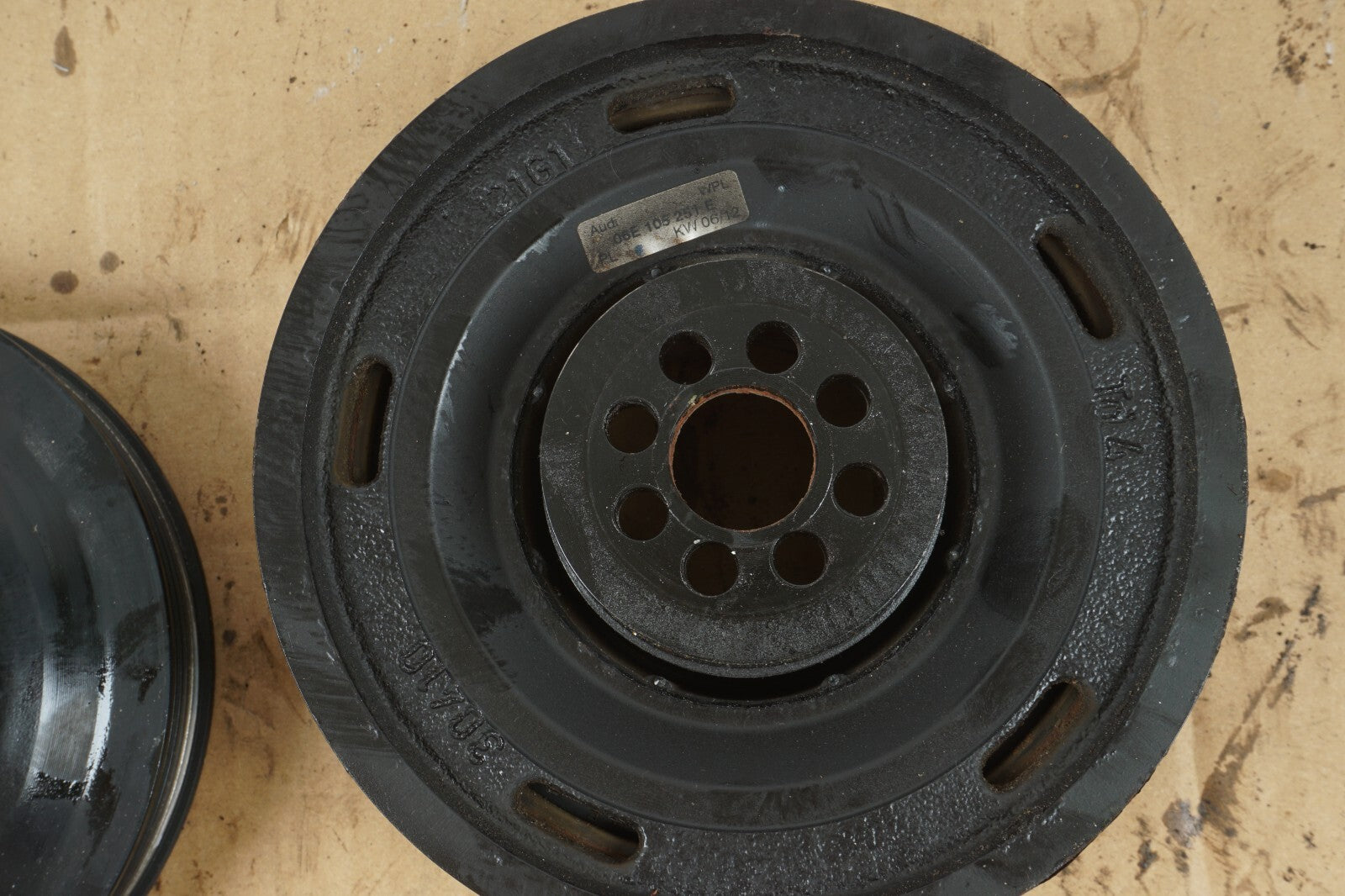 2012 - 2015 AUDI A7 3.0L CRANKSHAFT & WATER PUMP PULLEY OEM