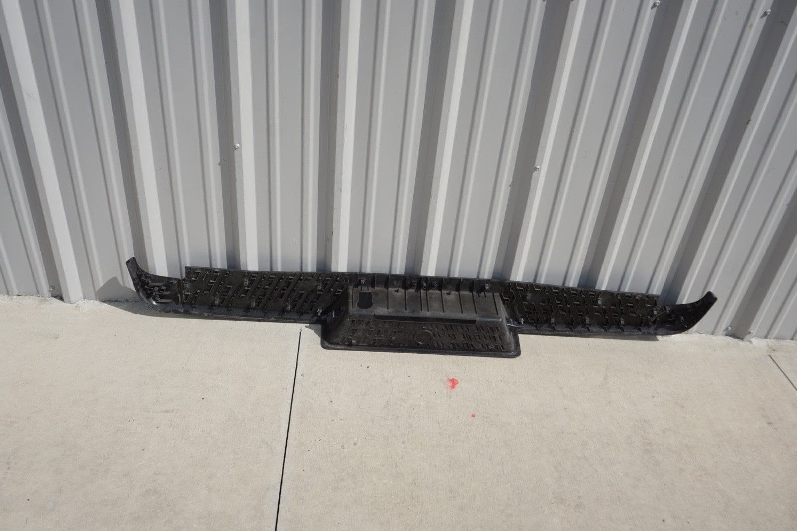 2016 - 2019 NISSAN Titan XD Rear Bumper Step Pad 85081-EZ00B OEM
