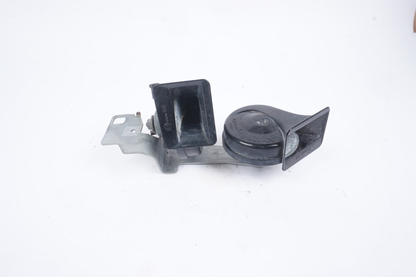 2004 - 2010  BMW 650i E63 E64 Horn Signal High & Low OEM