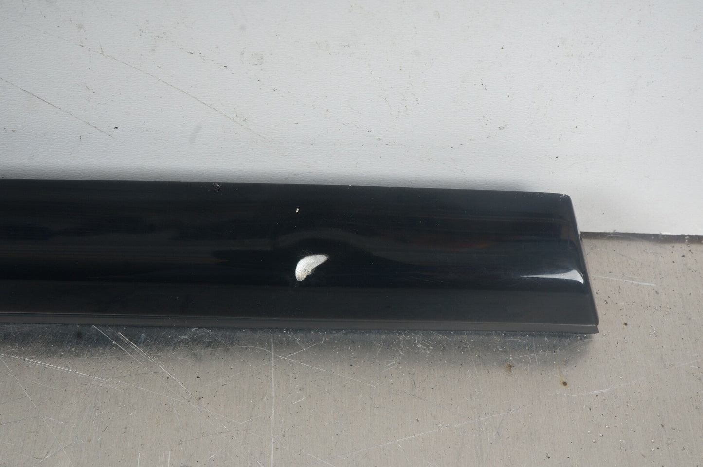 2013-2020 MERCEDES SL550 SL450 REAR LEFT QUARTER WINDOW GLASS BELT MOLDING OEM
