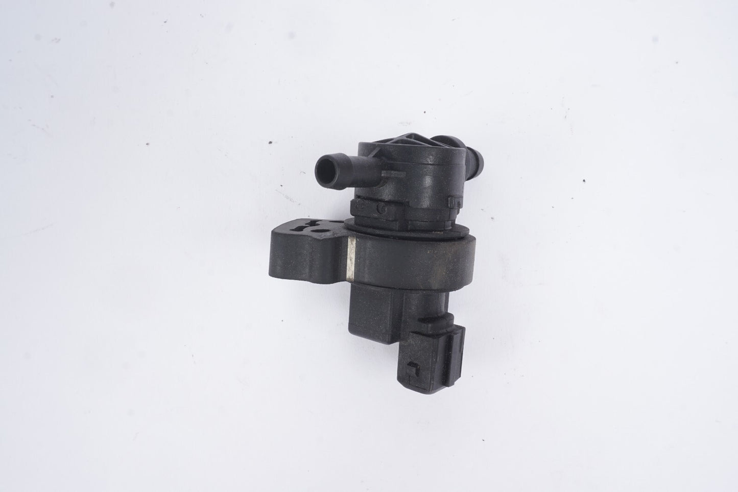 2003-2006 Mercedes R230 SL500 Vapor Emission Purge Valve  OEM