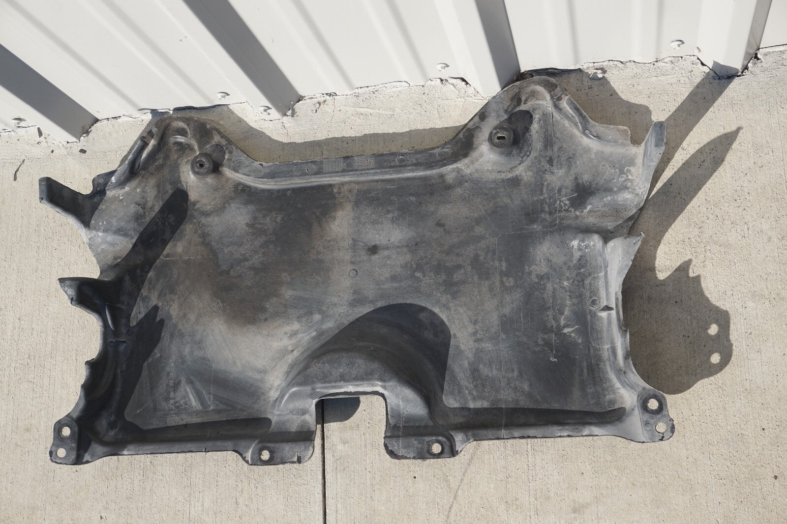 08-14 Mercedes W204 C250 C300 Engine Cover Splash Shield Guard 2045242430 OEM