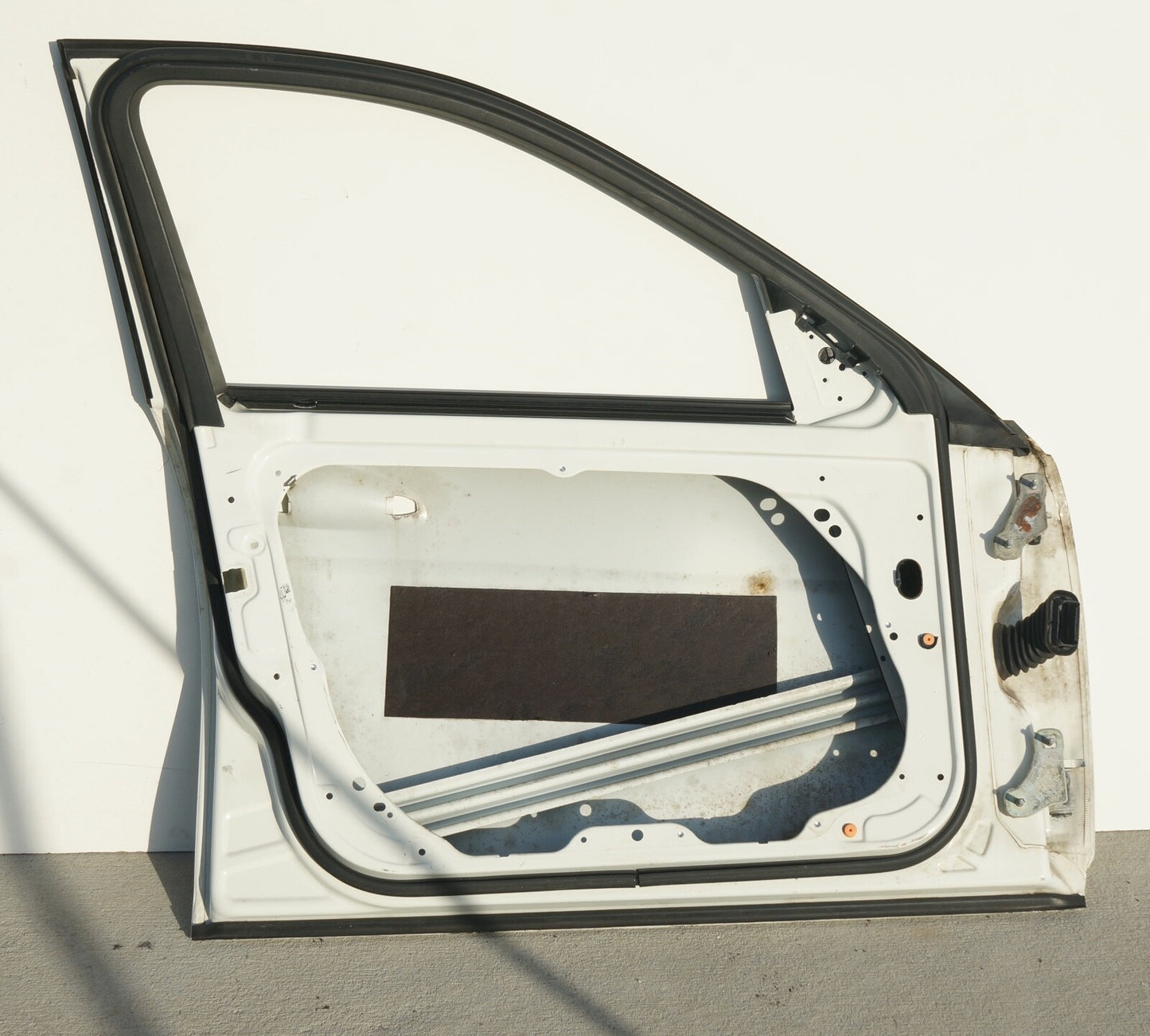 2008 - 2014 MERCEDES-BENZ C300 C250 C350 W204 FRONT LEFT DRIVER DOOR SHELL OEM