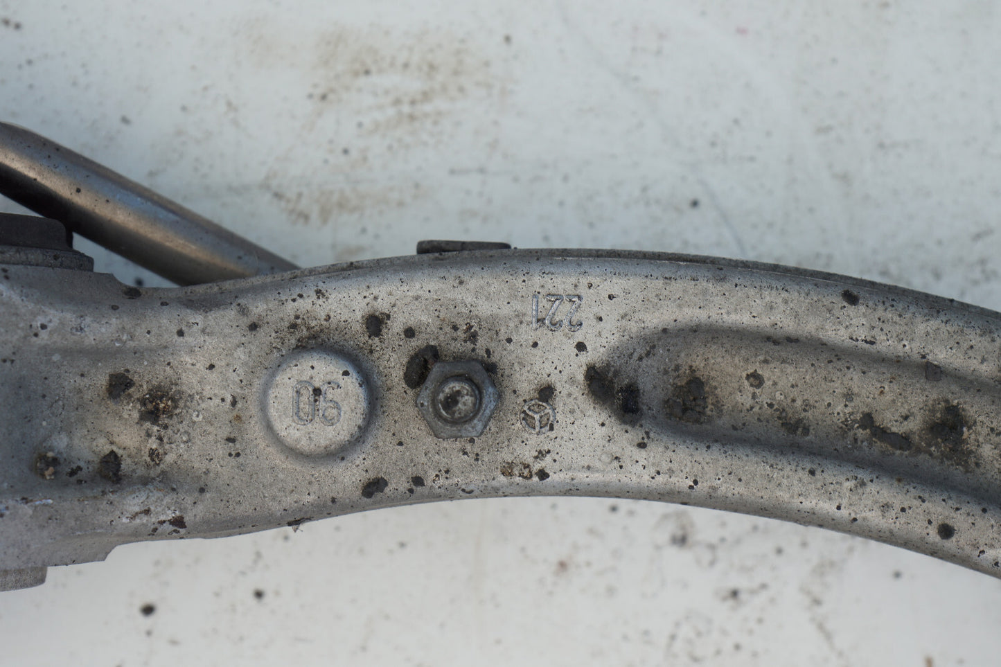 2007 - 2013 MERCEDES 4matic W221 S550 FRONT LEFT DRIVER SIDE UPPER CONTROL ARM