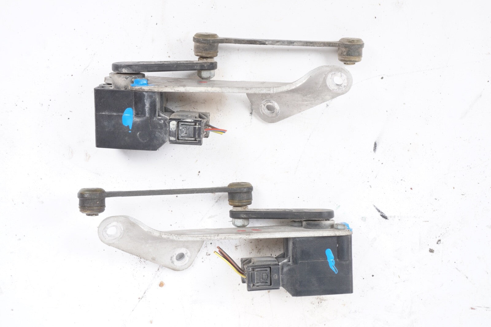 03-12 Mercedes R230 SL55 SL500 Rear Suspension Level Sensor Link Rod Set OEM 