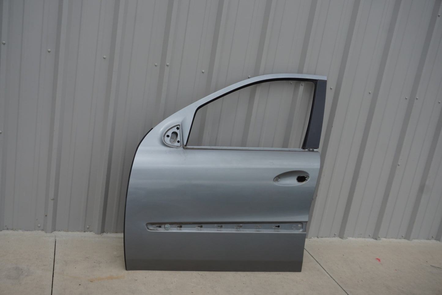 06 - 11 Mercedes W164 ML63 ML350 ML500 FRONT LEFT DRIVER SIDE DOOR SHELL OEM