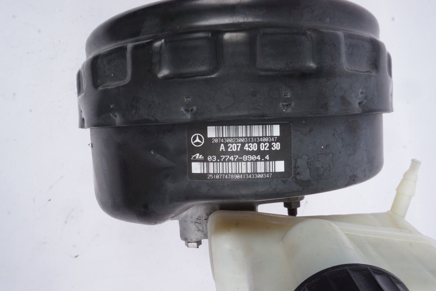 10-17 Mercedes W207 E350 C300 Master Cylinder Power Brake Booster OEM