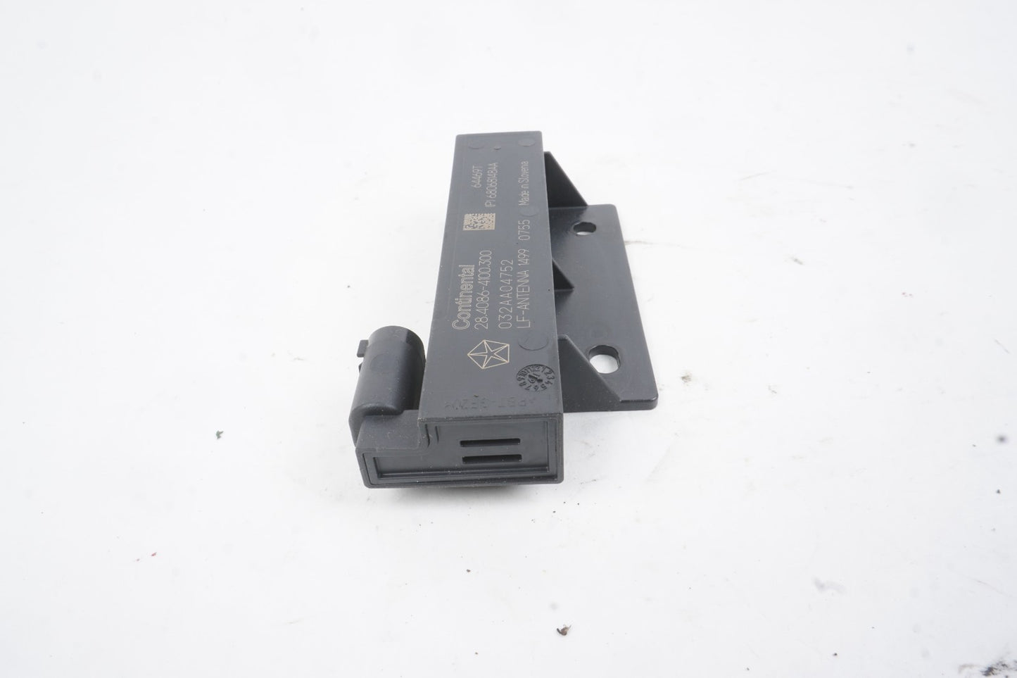 2015-2023 Jeep Renegade Keyless Entry Antenna Receiver Module 68068148AA OEM