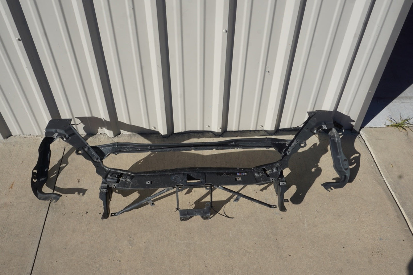 03-08 Mercedes R230 SL500 SL55 Upper Radiator Support Core Headlight Bracket Oem