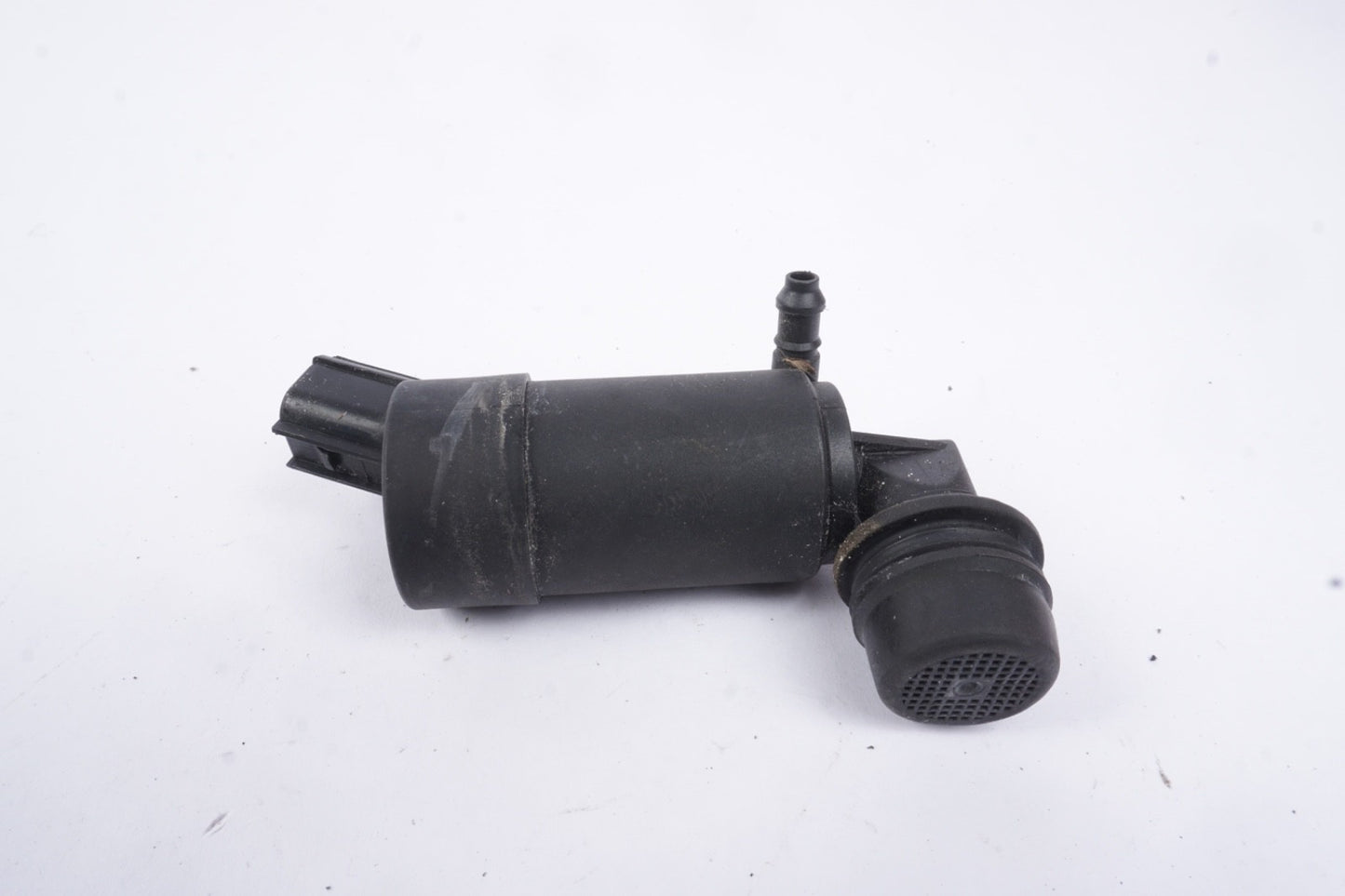 Winshield Washer Tank Pump Motor for 2016 Ford Focus Transit BV61-17K624-AB Used