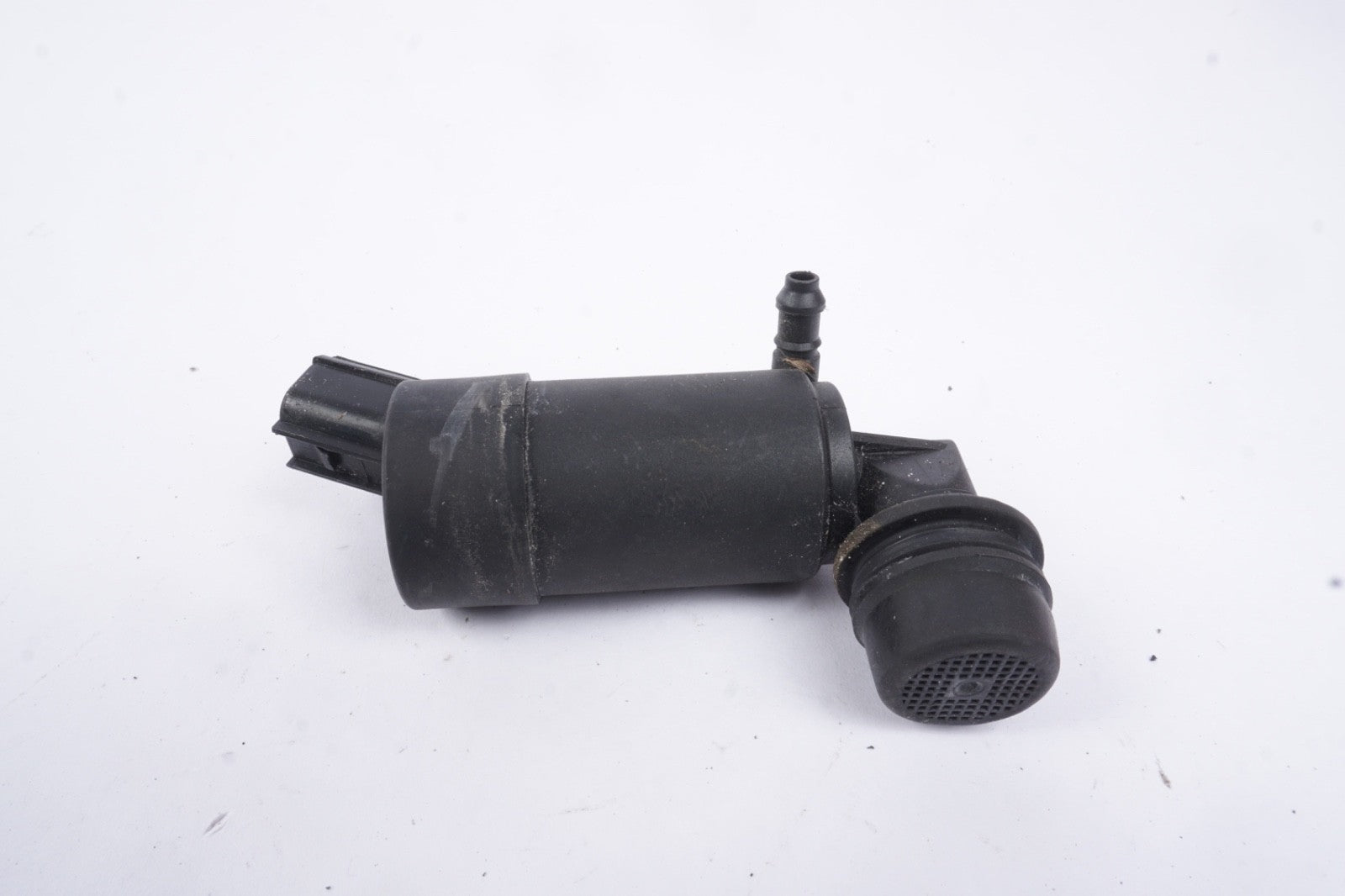 Winshield Washer Tank Pump Motor for 2016 Ford Focus Transit BV61-17K624-AB Used