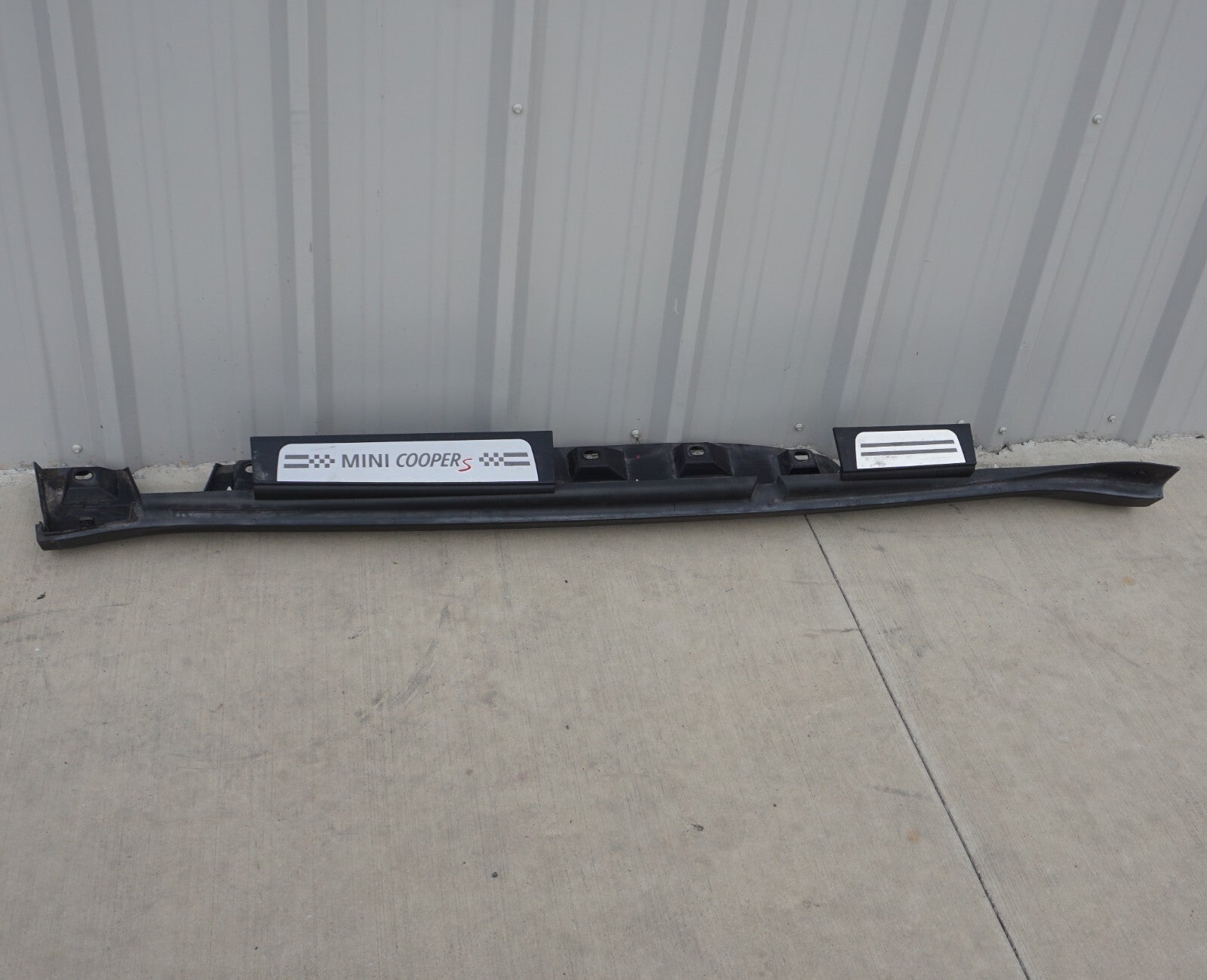 11 - 16 Mini Cooper Countryman Left Driver Side Rocker Panel Skirt Molding  OEM