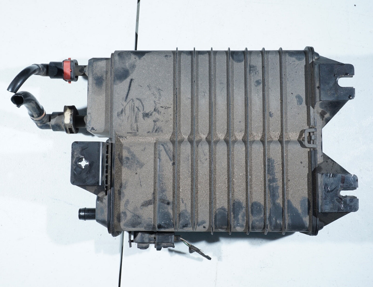 2010-2018 FORD FOCUS 2.0L Fuel Vapor Charcoal Canister 10-18 