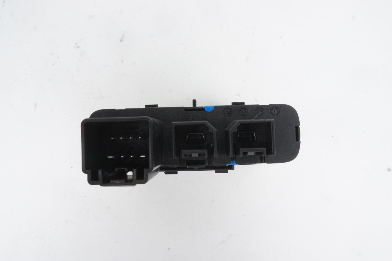 2017-2021 ALFA ROMEO STELVIO CENTER CONSOLE STORAGE BOX USB AUX JACK PORT OEM