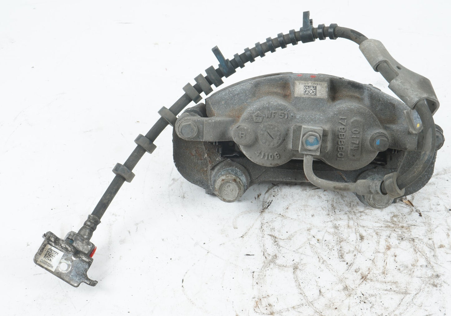 17 - 22 CHRYSLER PACIFICA FRONT RIGHT PASSENGER SIDE BRAKE CALIPER OEM