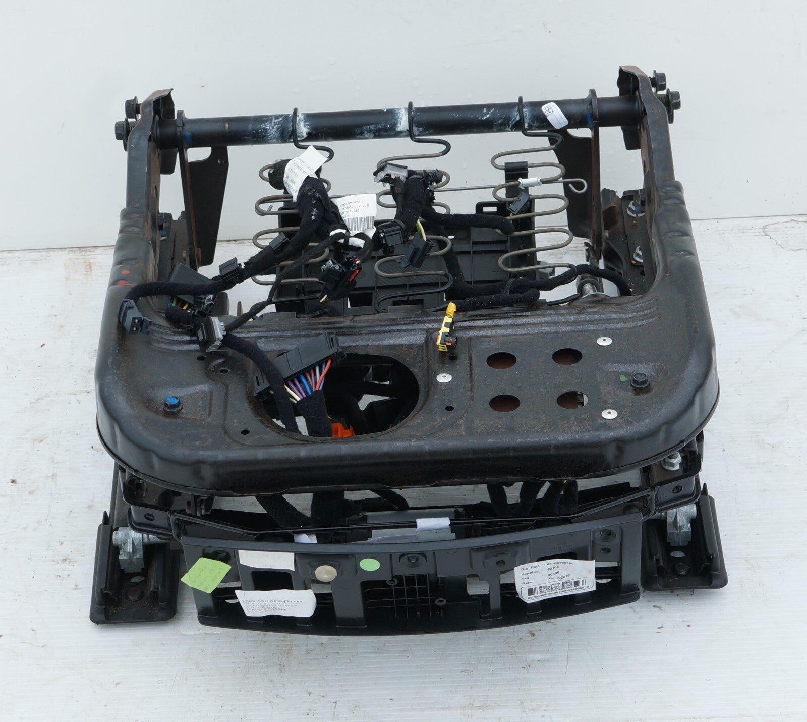 14-17 MASERATI QUATTROPORTE FRONT RIGHT PASSENGER SEAT TRACK RAIL FRAME OEM