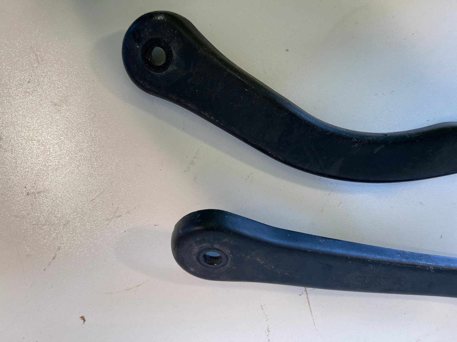 07-11 BMW E90 E91 E92 E93 3-SERIES SET OF 2 FRONT LEFT & RIGHT WIPER ARM OEM