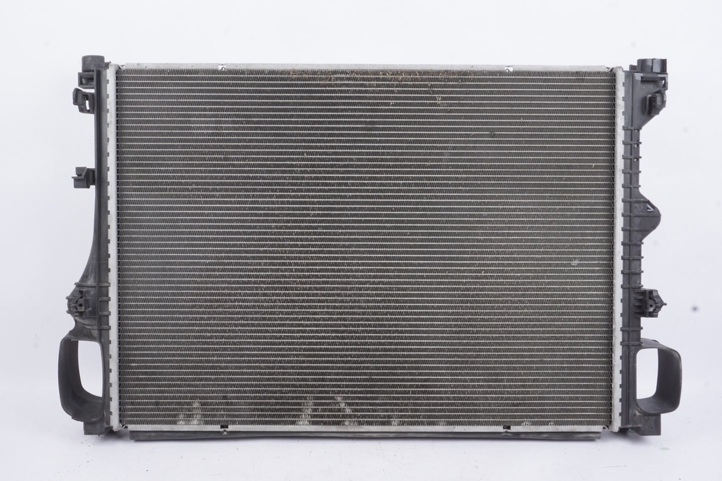 2010 - 2013 Mercedes-Benz S550 Engine Cooling Radiator 2215003203 OEM