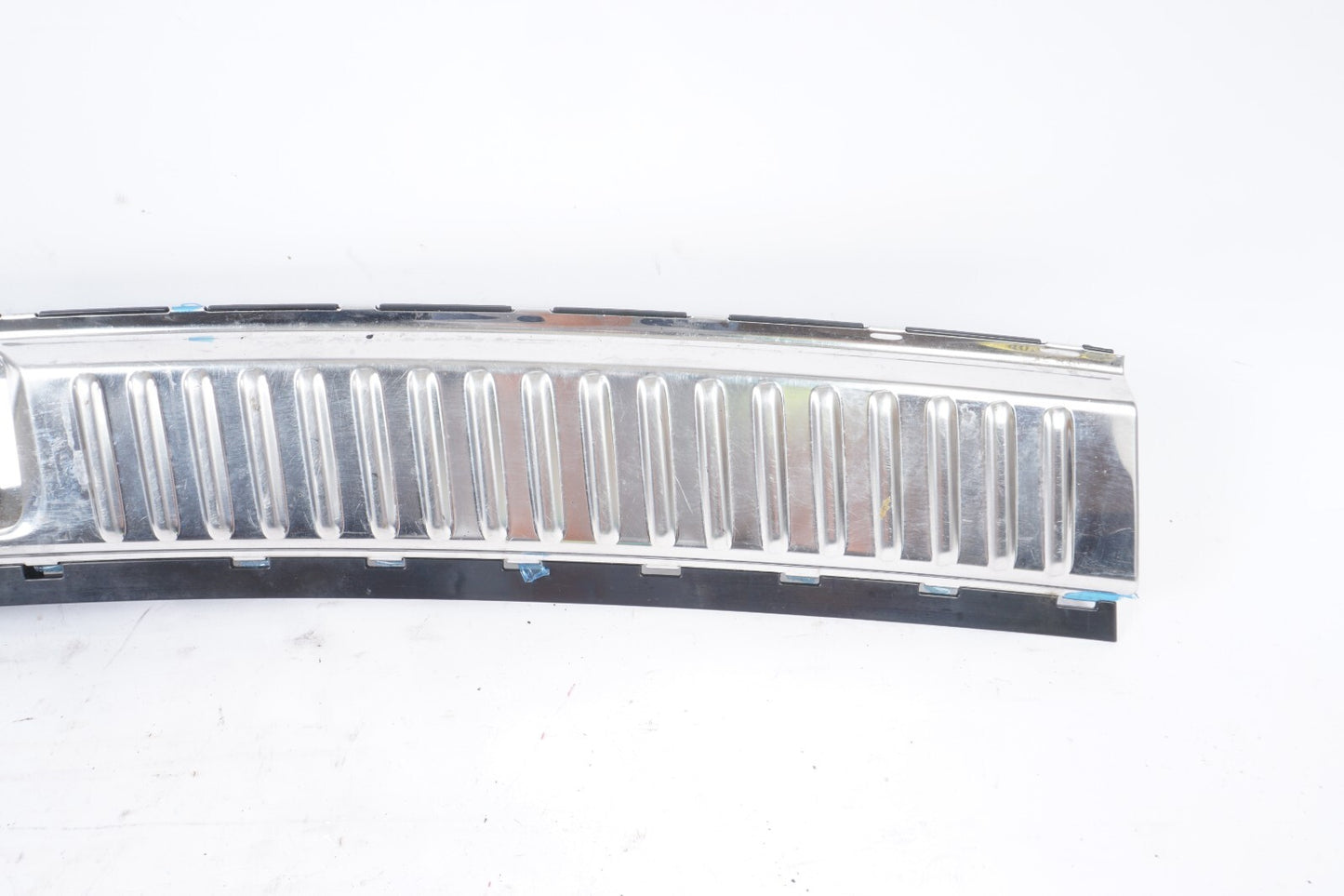 11-18 Porsche Cayenne 958 Trunk Sill Scuff Plate Panel Trim Cover 7P0863459E OEM