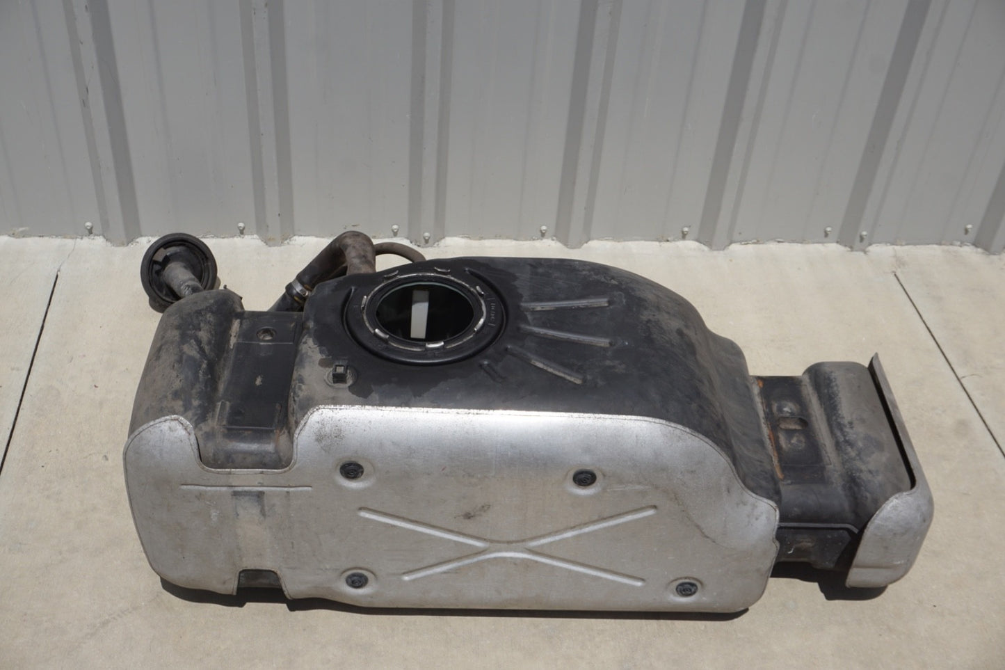 16-19 NISSAN TITAN XD FUEL DIESEL TANK 26 GALLON ID 17201EZ41B