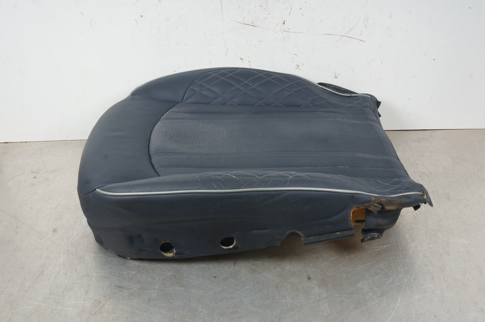 11-20 BENTLEY MULSANNE FRONT DRIVER SIDE SEAT LEATHER BUTTOM CUSHION BLUE