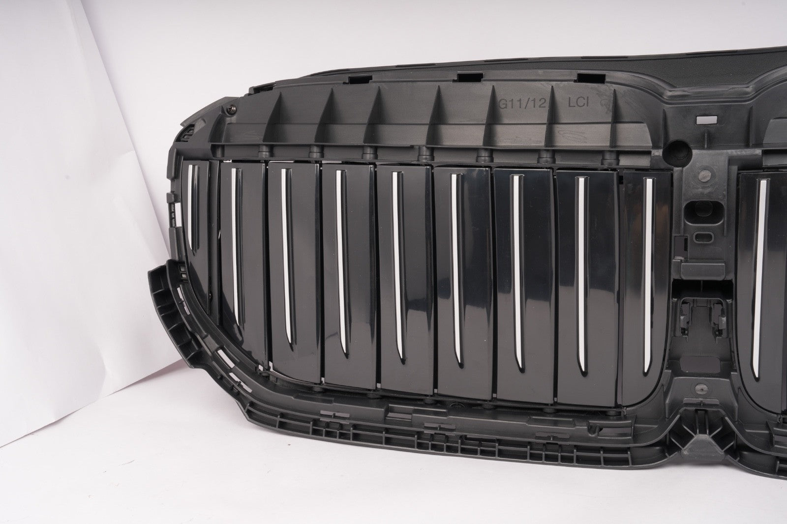 For 2022 BMW 7 Series G11 LCI Front Bumper Grille Air Shutter Flap Upper