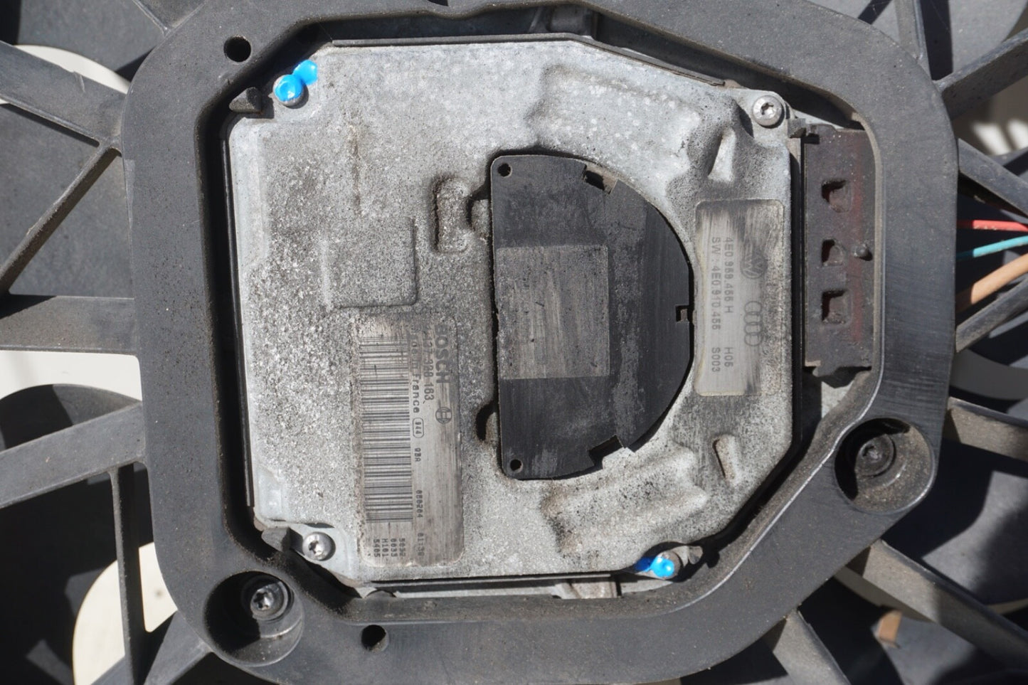 2004 - 2010 AUDI A8L A8 L QUATTRO 4.2L ENGINE COOLING FAN OEM