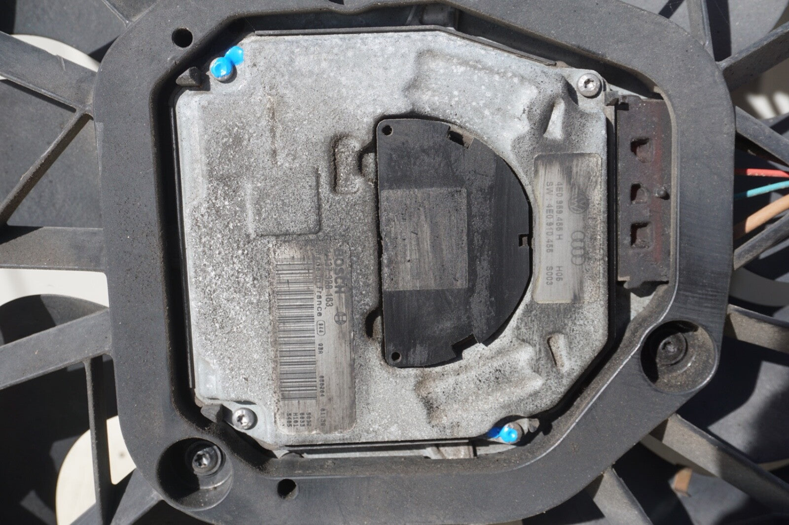 2004 - 2010 AUDI A8L A8 L QUATTRO 4.2L ENGINE COOLING FAN OEM