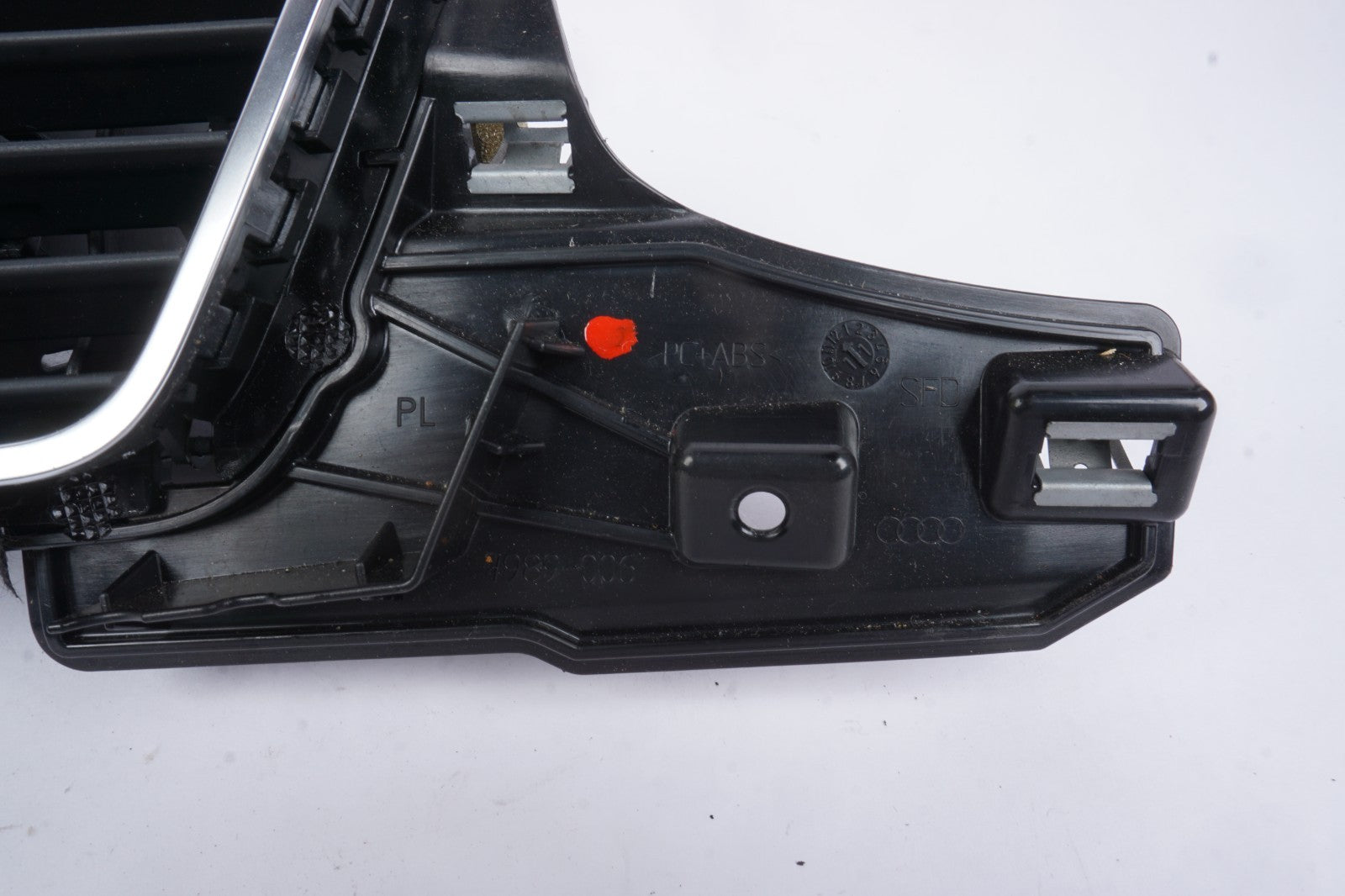 2011 - 2018 AUDI A8 QUATTRO FRONT LEFT DRIVER SIDE DASHBOARD AIR VENT OEM