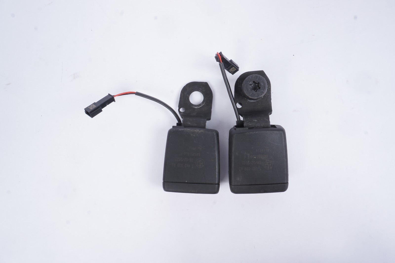 21-24 BMW 430I Convertible G22/23 Rear Seat Belt Buckle Latch Set Of 2 OEM
