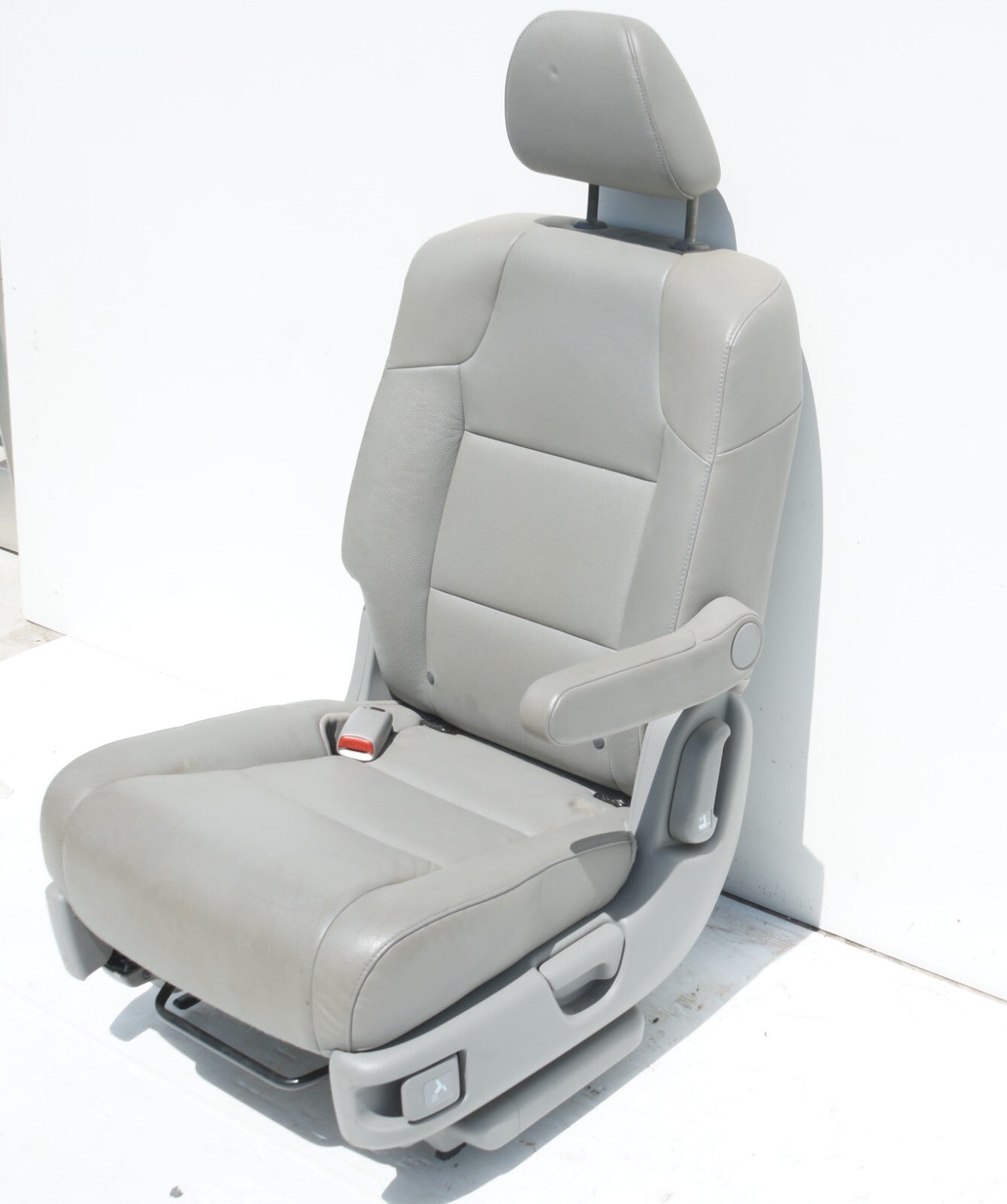 2011 - 2017 HONDA ODYSSEY 2RD ROW SEAT LEFT DRIVER SIDE OEM