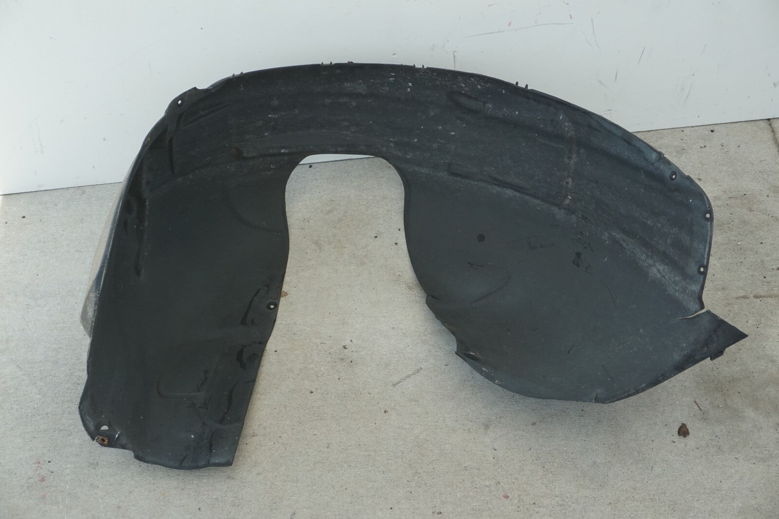 2006-2013 VOLVO C70 T5 FRONT LEFT DRIVER SIDE FENDER LINER SPLASH SHIELD OEM