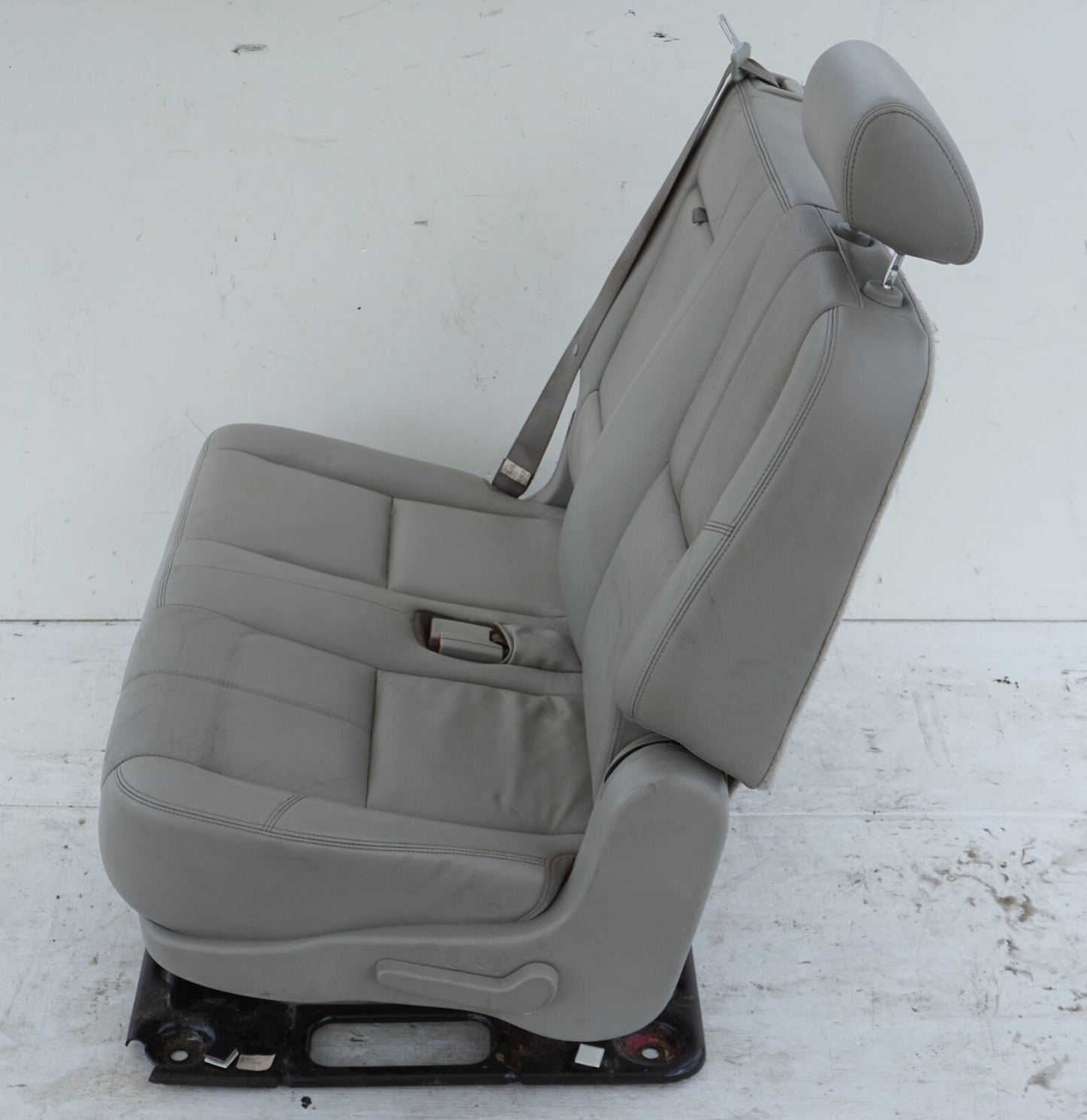 2007 - 2013 Chevy Suburban REAR 2ND ROW SEAT LEFT DRIVER SEAT OEM