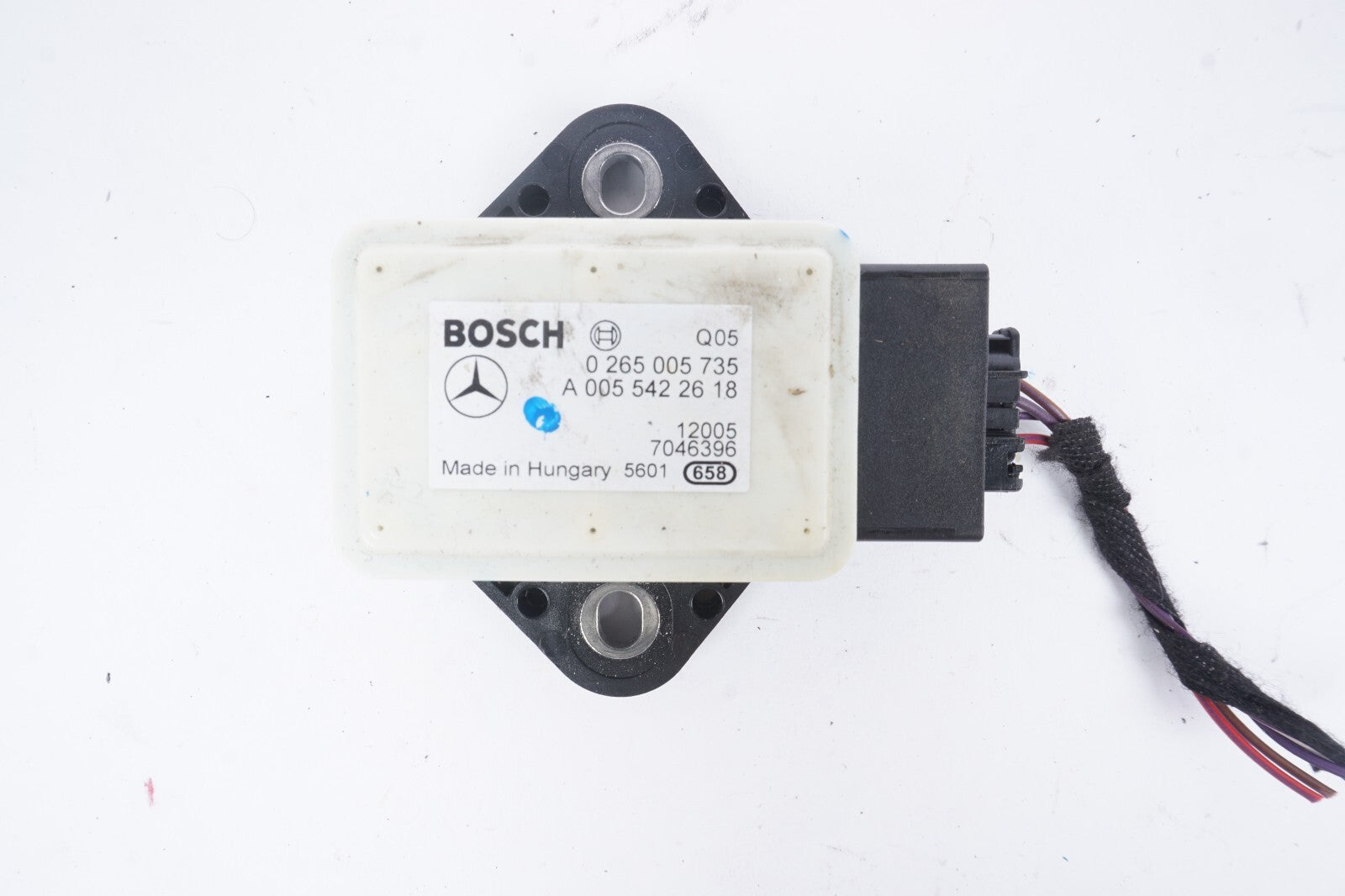 10-14 Mercedes W207 E350 E550 Yaw Rate Sensor A0055422618   OEM